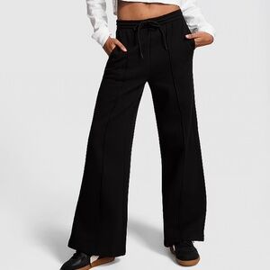 NWOT Victoria's Secret PINK Ivy Fleece Wide-Leg Sweatpants